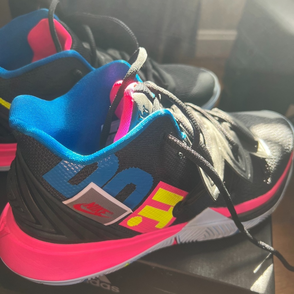 NEW - Nike Kyrie 5 “Just Do It” Basketball Shoes Size 8 Mens